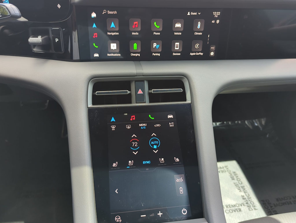 Thumbnail: 2025 Porsche Taycan - 32