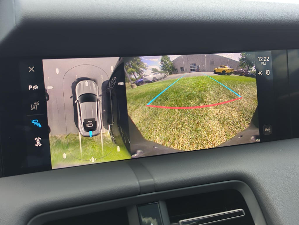 Thumbnail: 2025 Porsche Taycan - 34