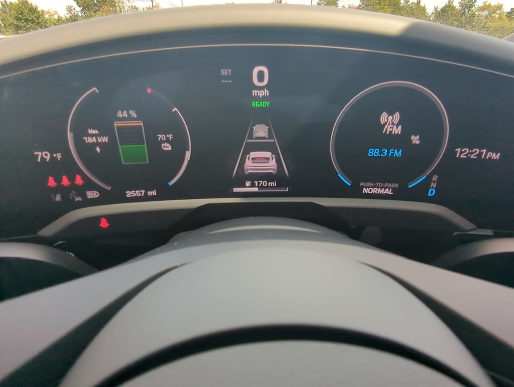 Thumbnail: 2025 Porsche Taycan - 14