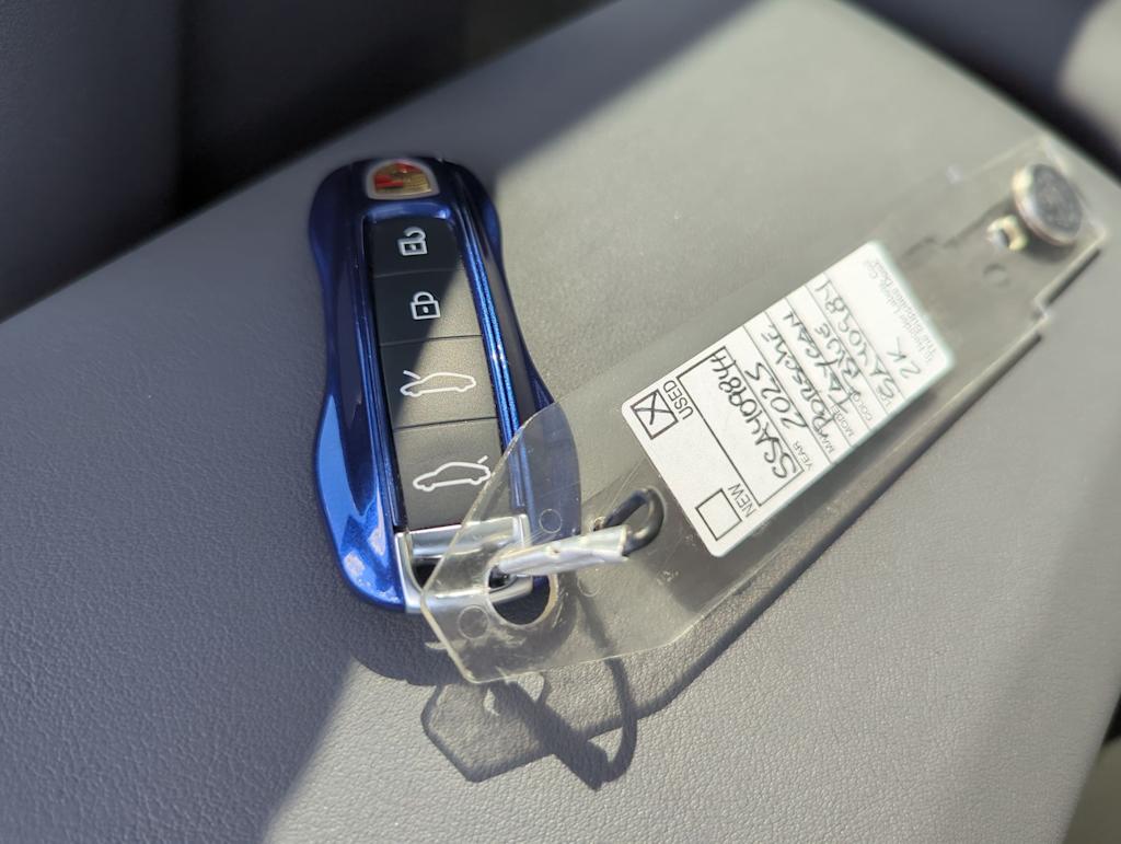 Thumbnail: 2025 Porsche Taycan - 16