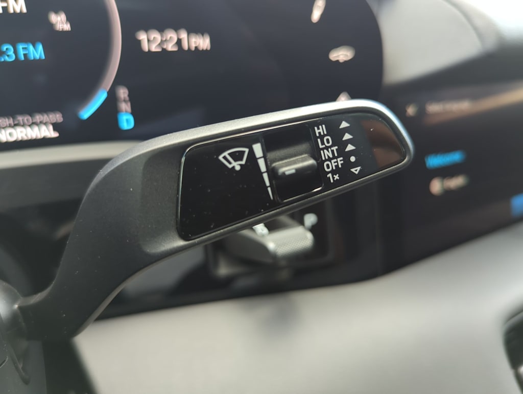 Thumbnail: 2025 Porsche Taycan - 30