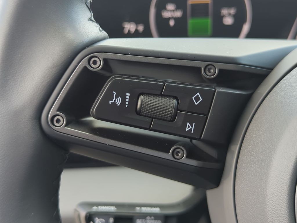 Thumbnail: 2025 Porsche Taycan - 28