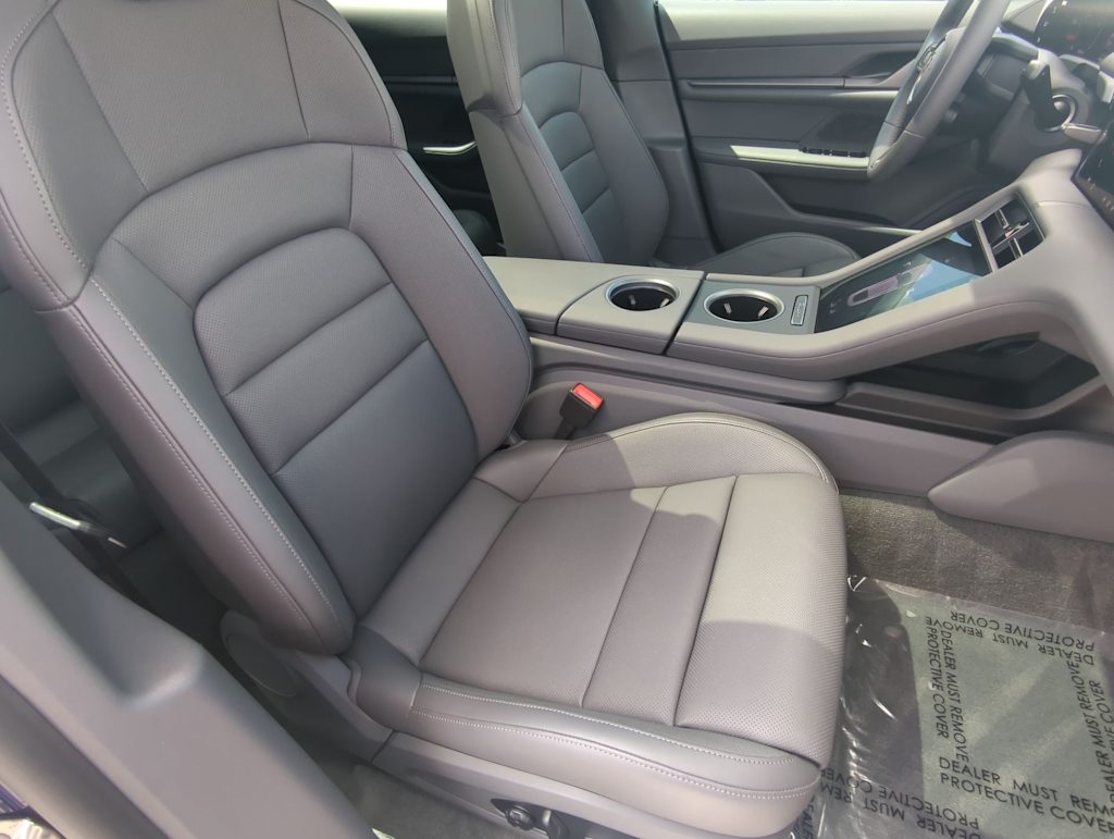 Thumbnail: 2025 Porsche Taycan - 27