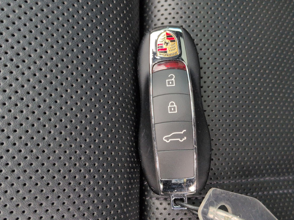 Thumbnail: 2023 Porsche Macan - 19