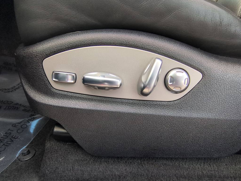 Thumbnail: 2023 Porsche Macan - 27