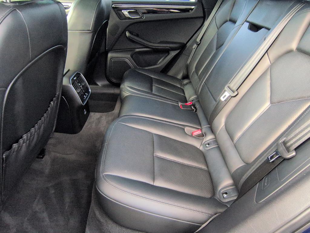 Thumbnail: 2023 Porsche Macan - 29