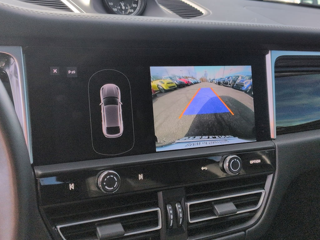 Thumbnail: 2023 Porsche Macan - 36