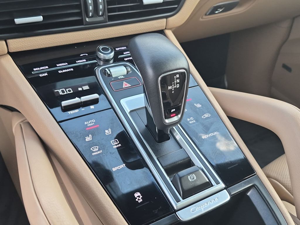 Thumbnail: 2019 Porsche Cayenne - 38