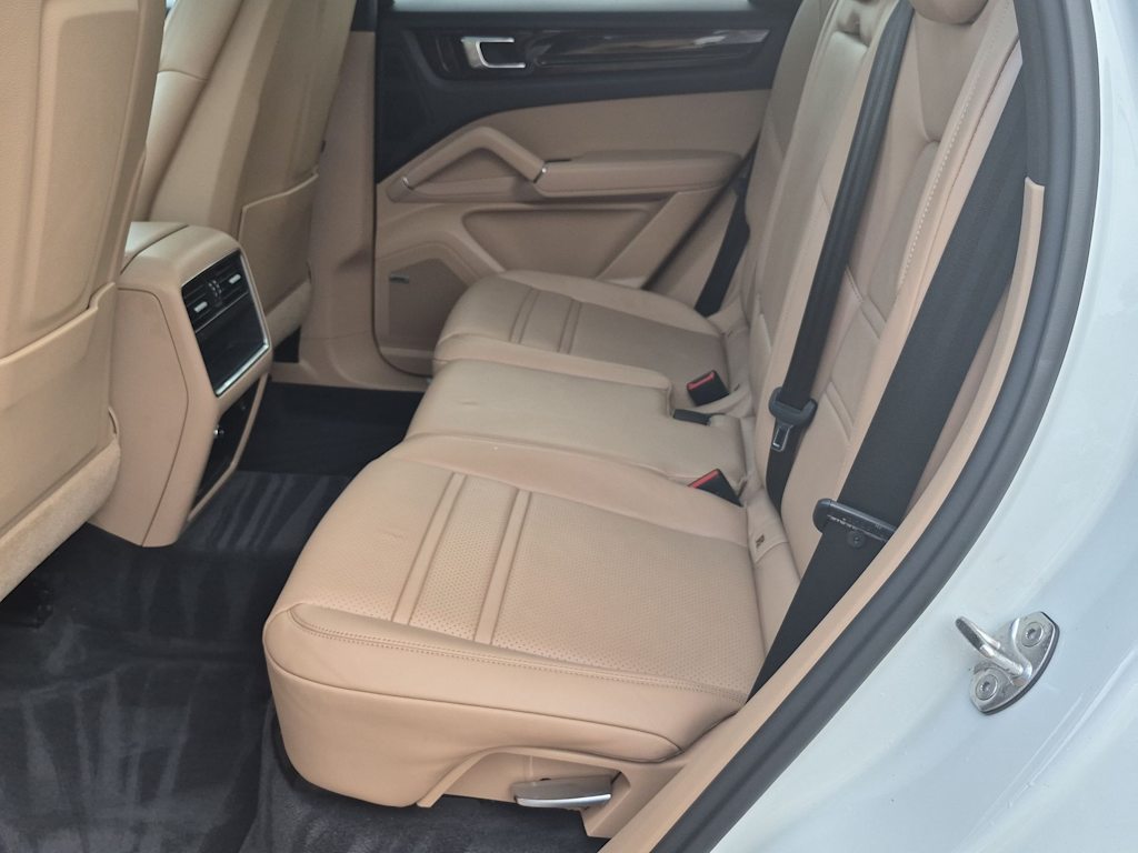 Thumbnail: 2019 Porsche Cayenne - 28
