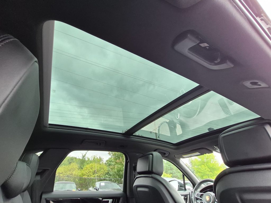 Thumbnail: 2019 Porsche Cayenne - 30