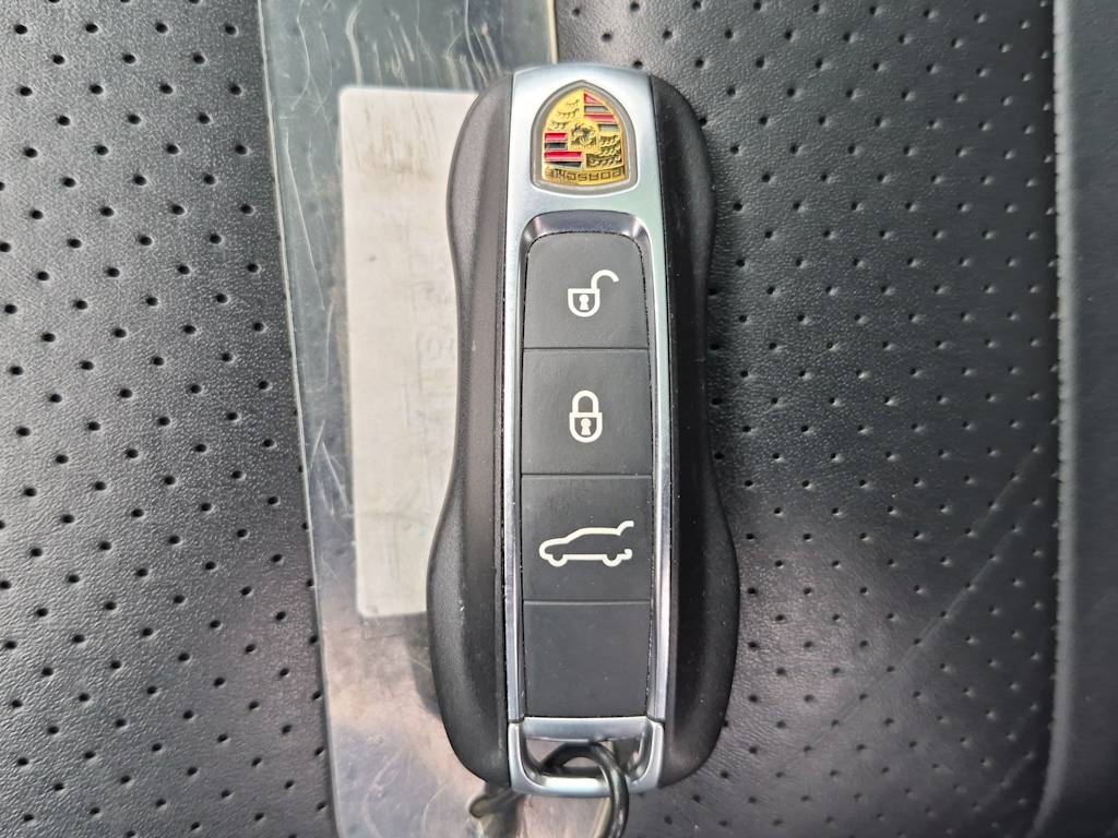Thumbnail: 2019 Porsche Cayenne - 19