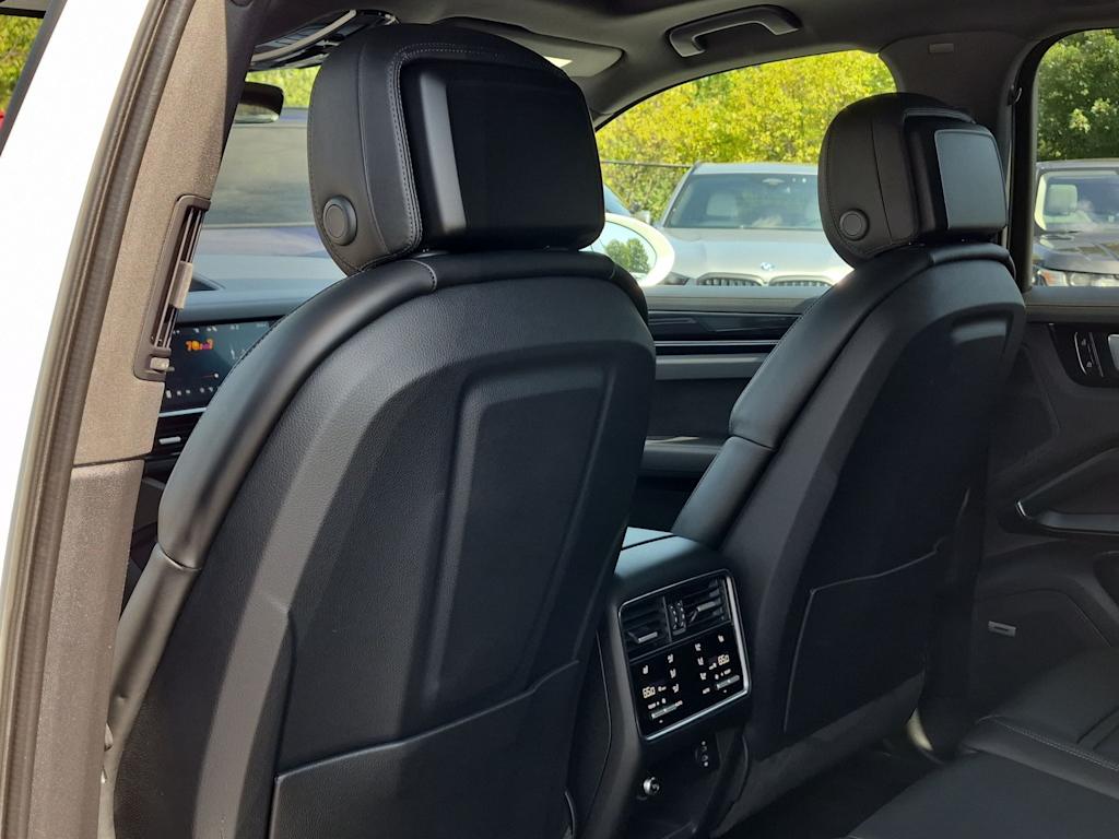 Thumbnail: 2021 Porsche Cayenne - 12