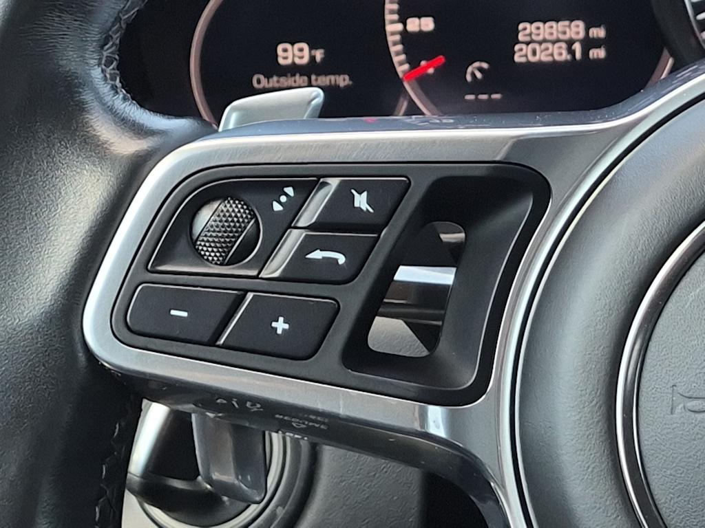 Thumbnail: 2021 Porsche Cayenne - 32