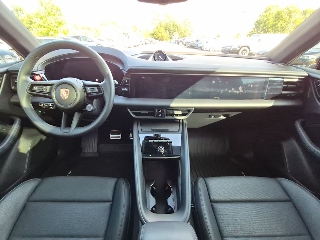 Thumbnail: 2025 Porsche Macan - 8