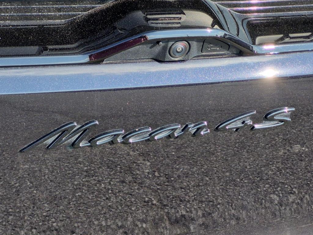 Thumbnail: 2025 Porsche Macan - 24