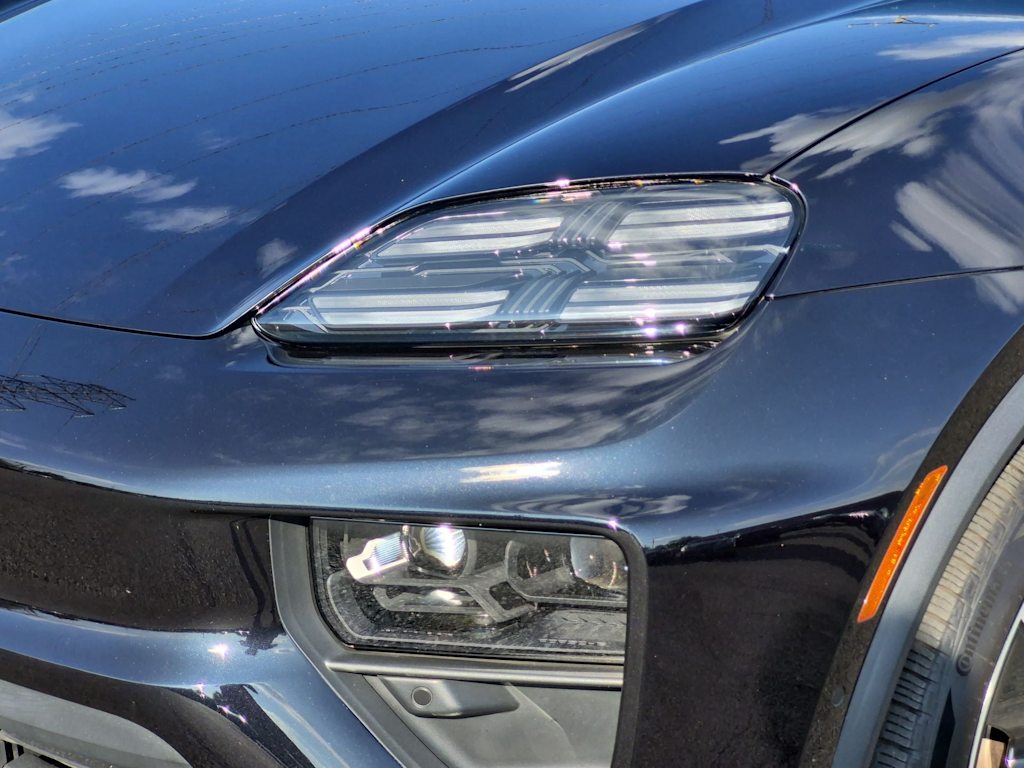 Thumbnail: 2025 Porsche Macan - 23