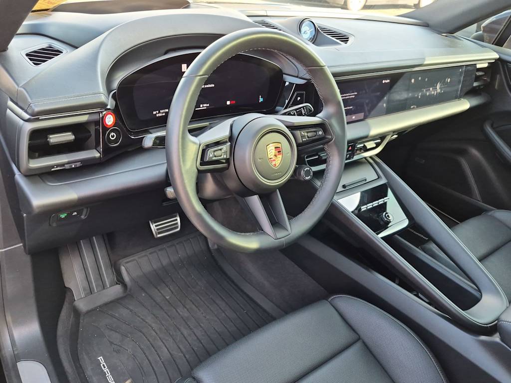 Thumbnail: 2025 Porsche Macan - 2