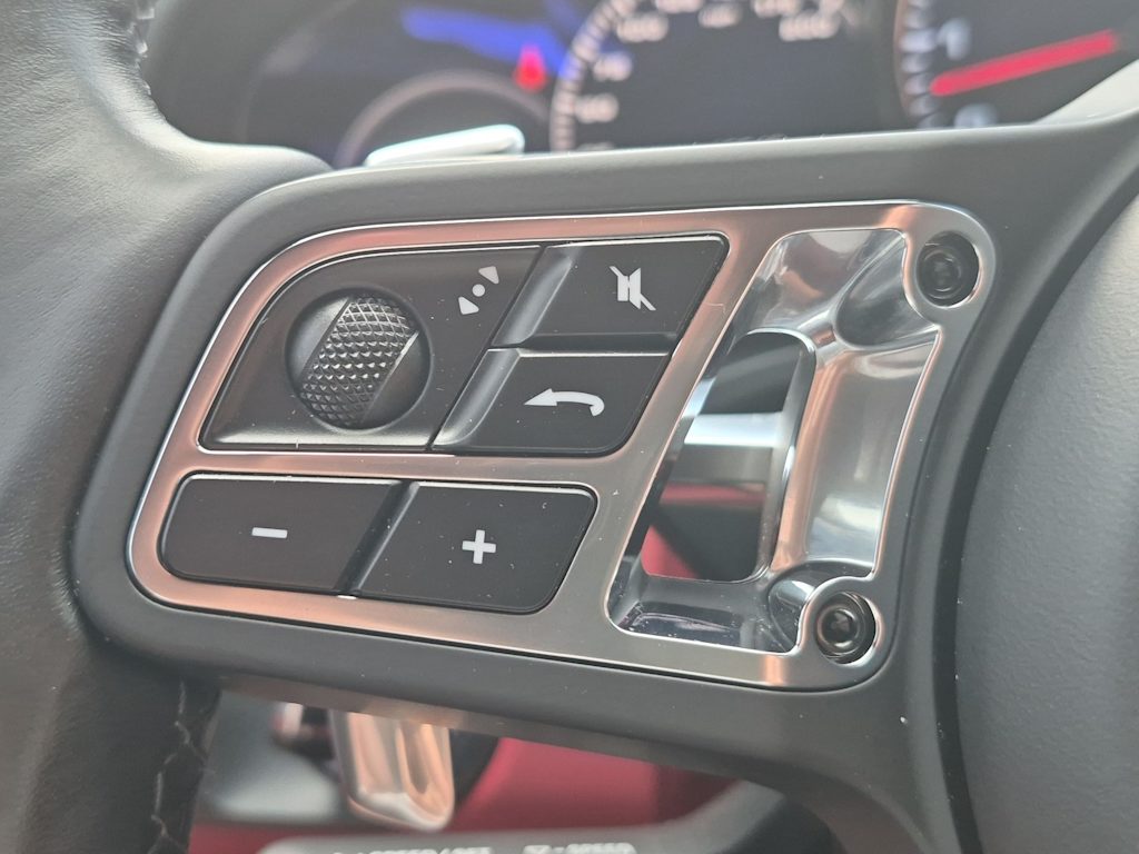 Thumbnail: 2019 Porsche Cayenne - 31