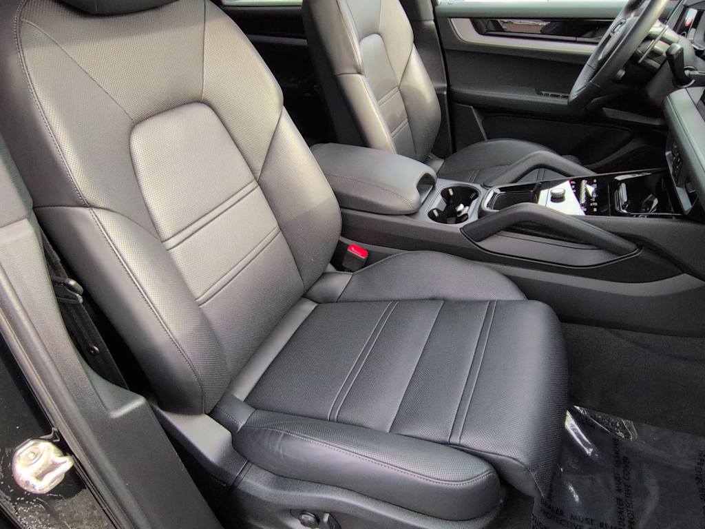 Thumbnail: 2025 Porsche Cayenne - 28