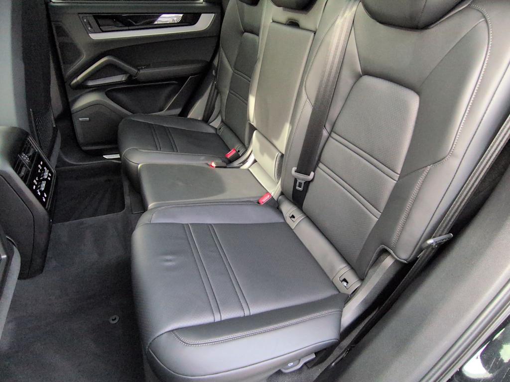 Thumbnail: 2025 Porsche Cayenne - 26