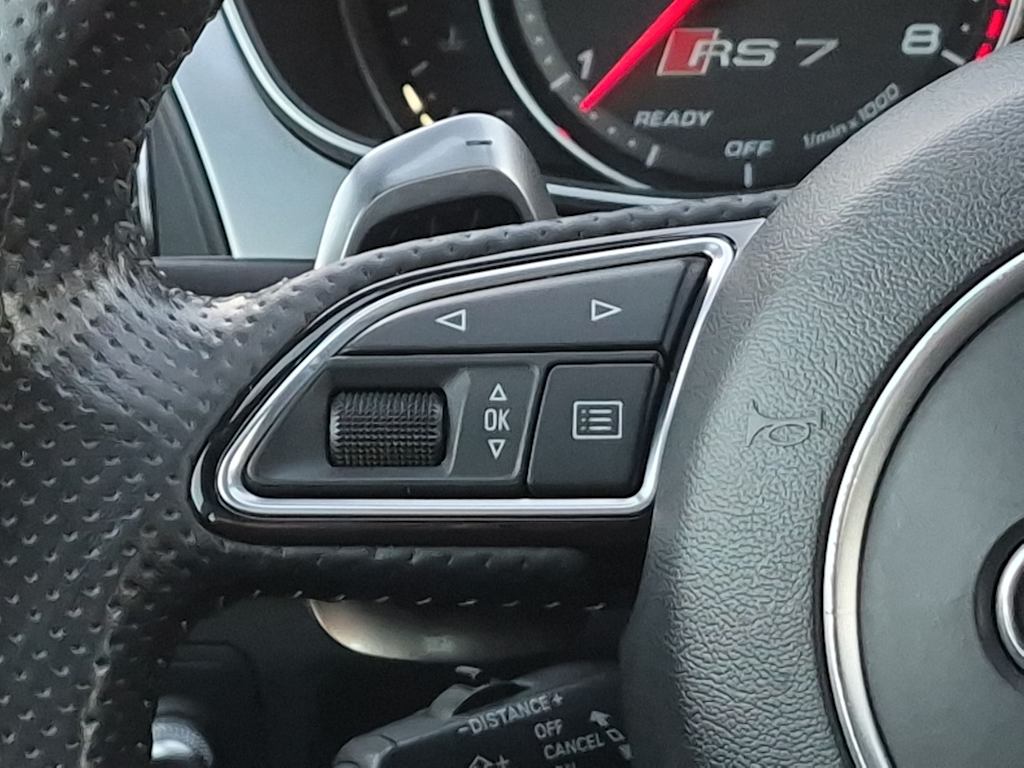 Thumbnail: 2016 Audi RS 7 - 32