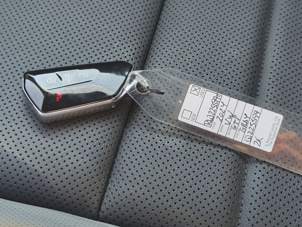 Thumbnail: 2024 Volkswagen Golf - 18