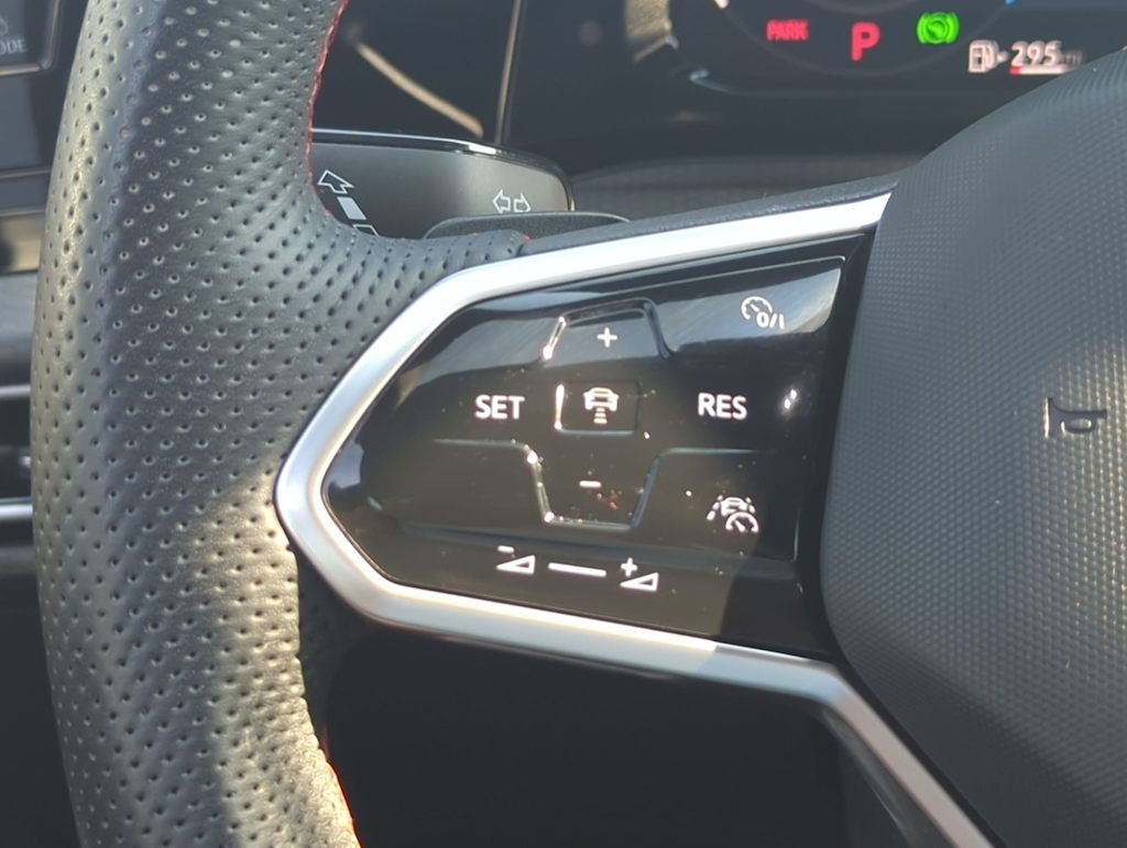 Thumbnail: 2024 Volkswagen Golf - 30