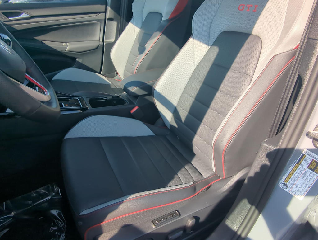 Thumbnail: 2024 Volkswagen Golf - 12