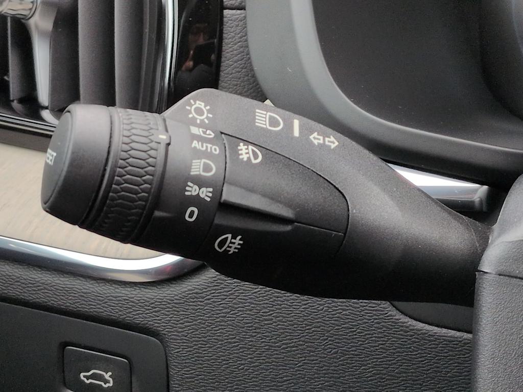 Thumbnail: 2021 Volvo XC60 - 34