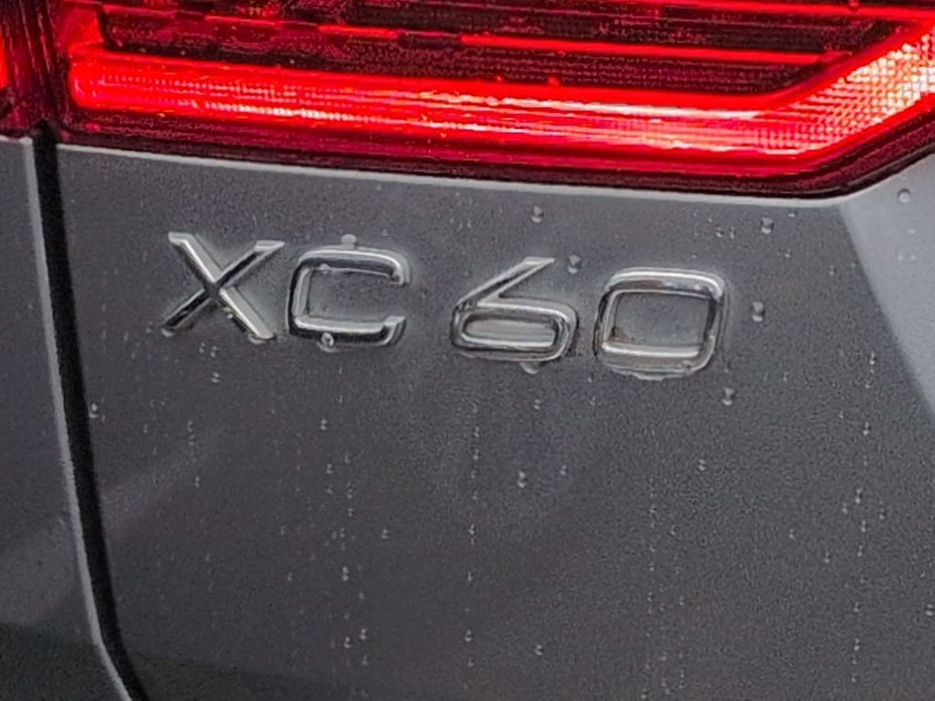 Thumbnail: 2021 Volvo XC60 - 7