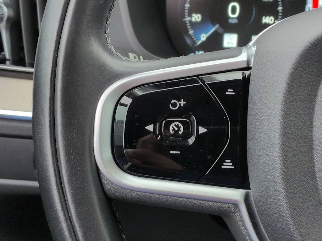 Thumbnail: 2021 Volvo XC60 - 31