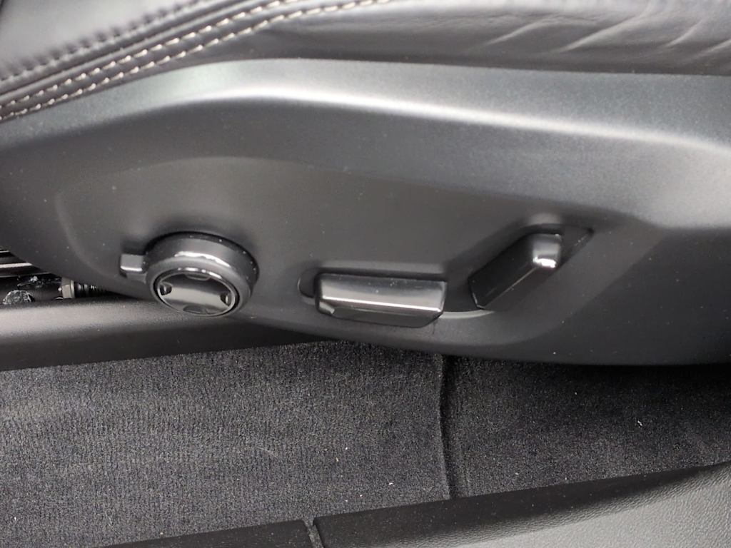 Thumbnail: 2021 Volvo XC60 - 26