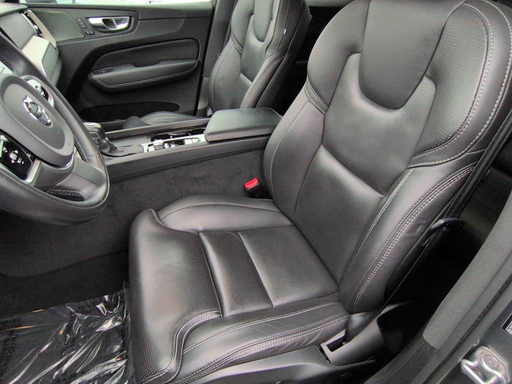 Thumbnail: 2021 Volvo XC60 - 12