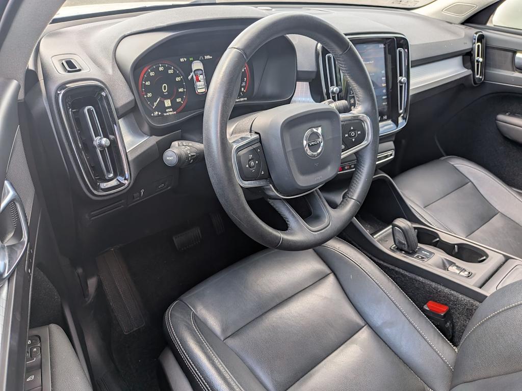 Thumbnail: 2019 Volvo XC40 - 2