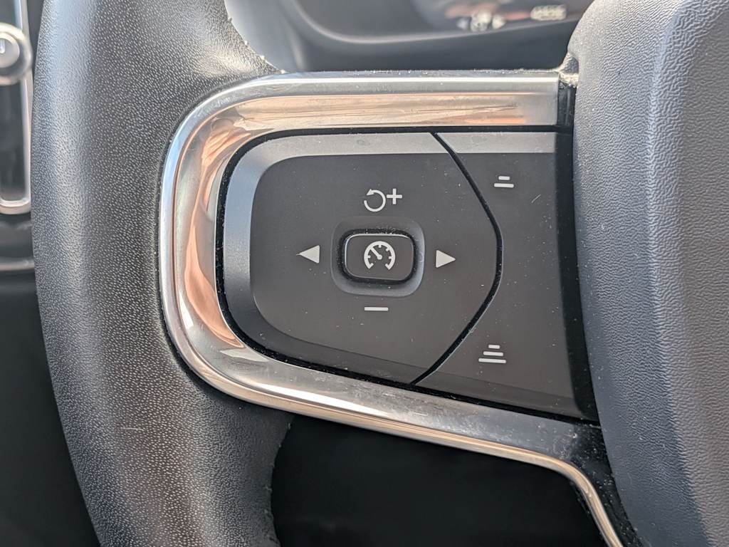 Thumbnail: 2019 Volvo XC40 - 33