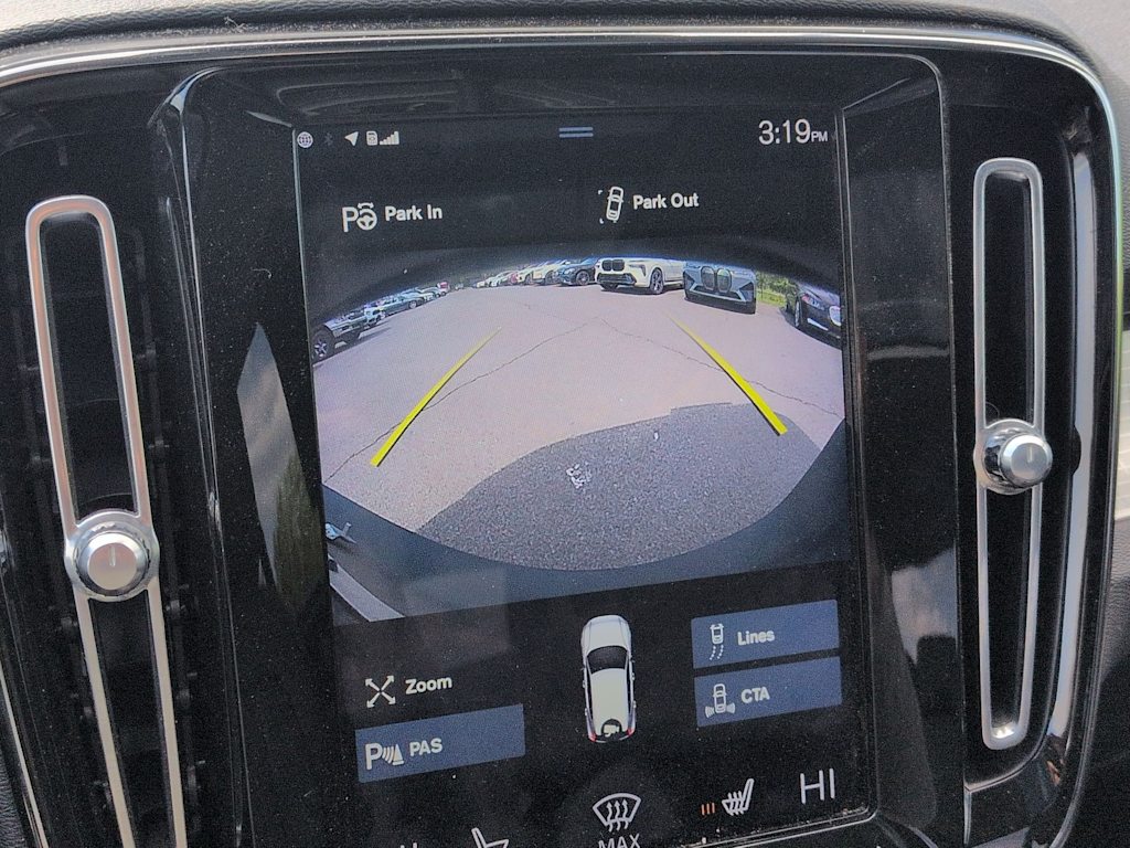 Thumbnail: 2019 Volvo XC40 - 36