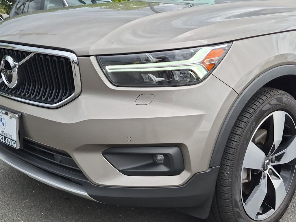 Thumbnail: 2022 Volvo XC40 - 25