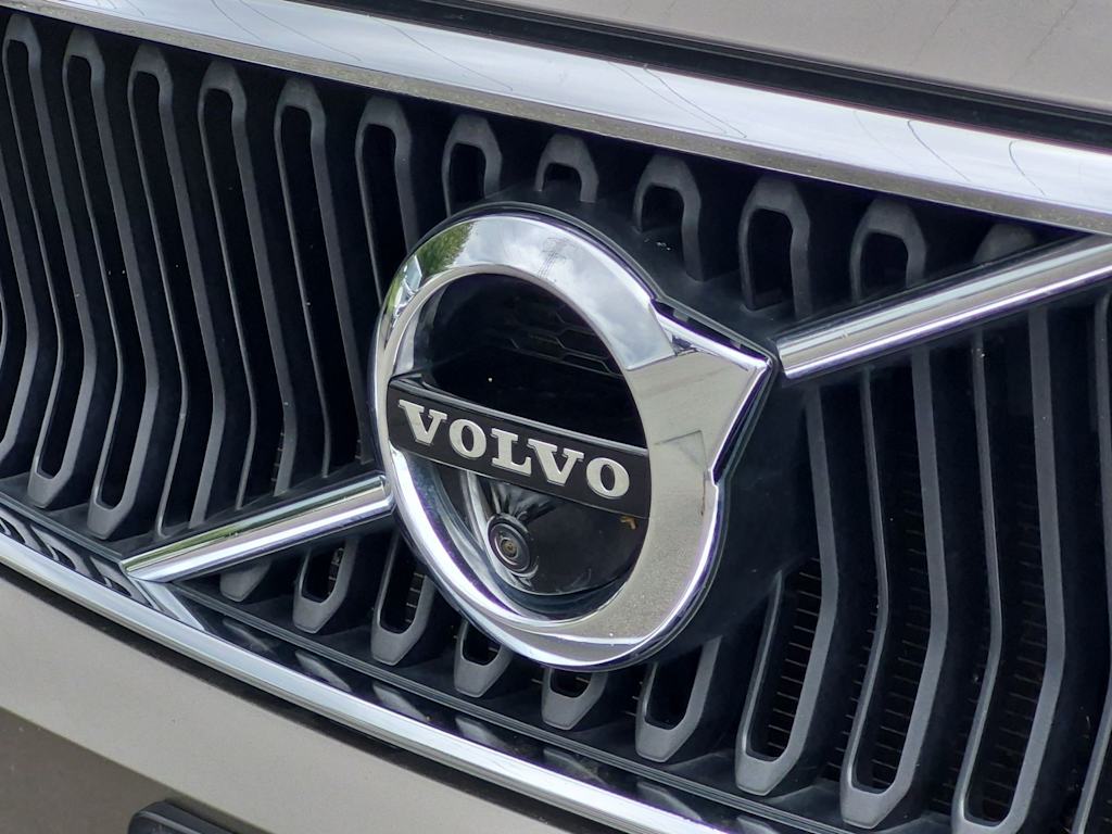 Thumbnail: 2022 Volvo XC40 - 7