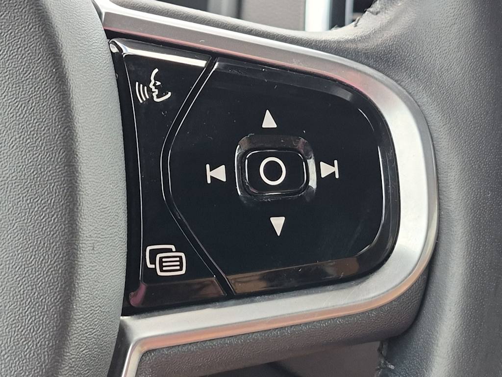 Thumbnail: 2018 Volvo XC90 - 33