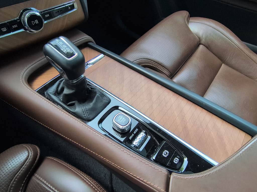 Thumbnail: 2018 Volvo XC90 - 16