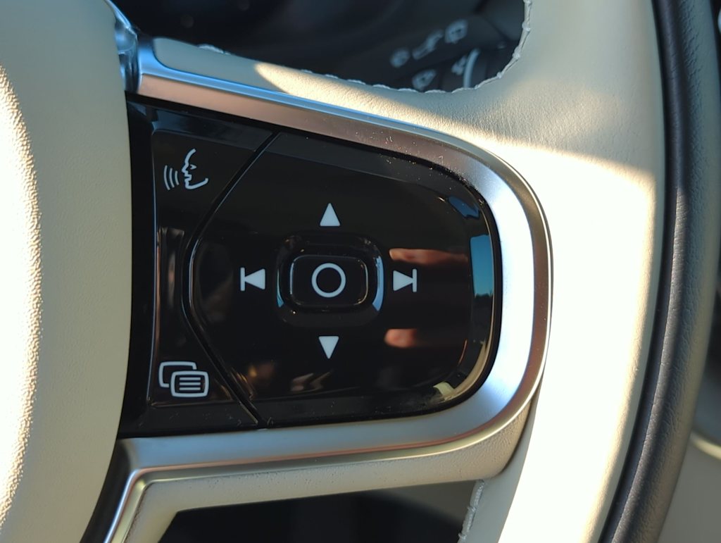 Thumbnail: 2024 Volvo XC60 - 31