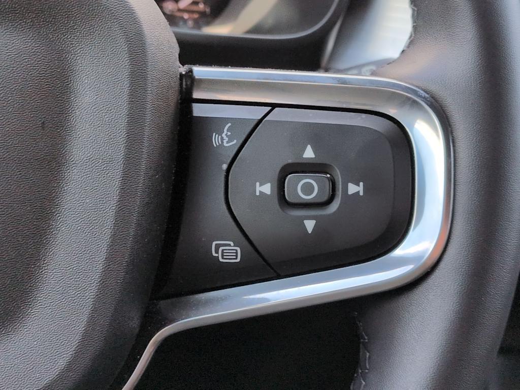 Thumbnail: 2024 Volvo XC40 - 31