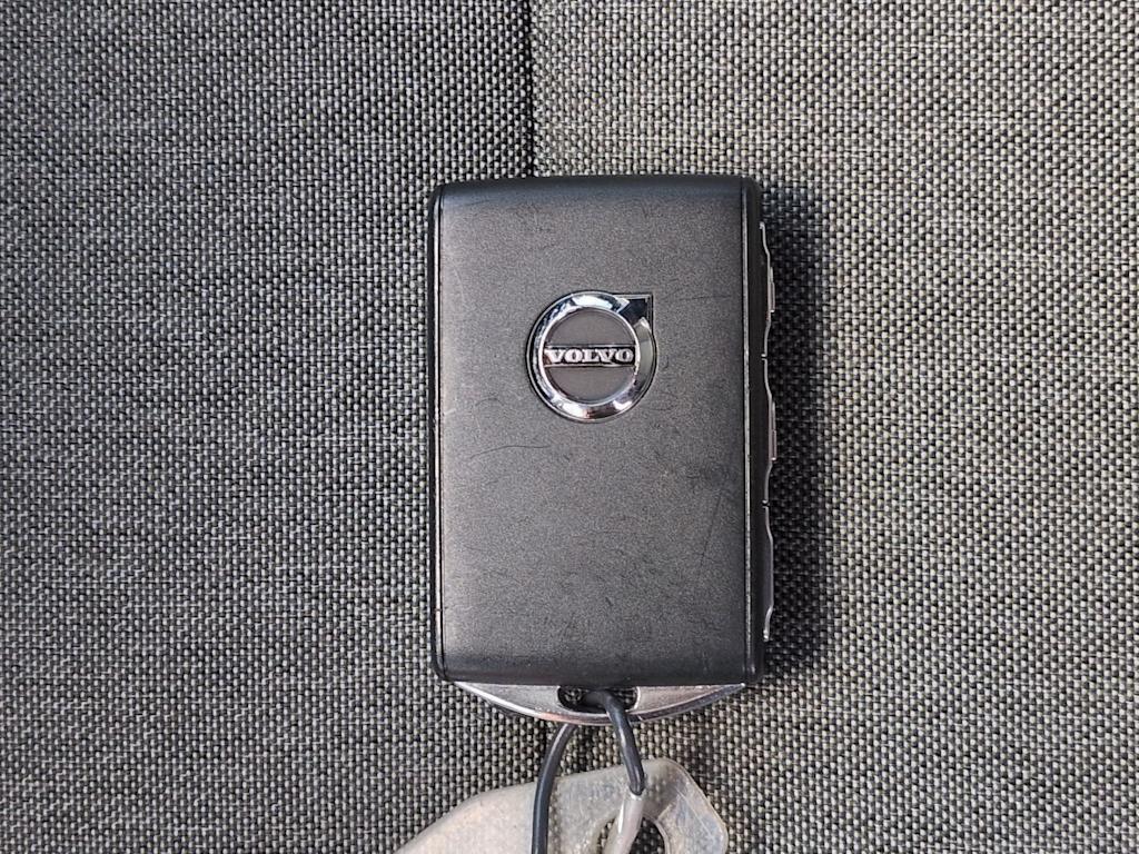 Thumbnail: 2024 Volvo XC40 - 19