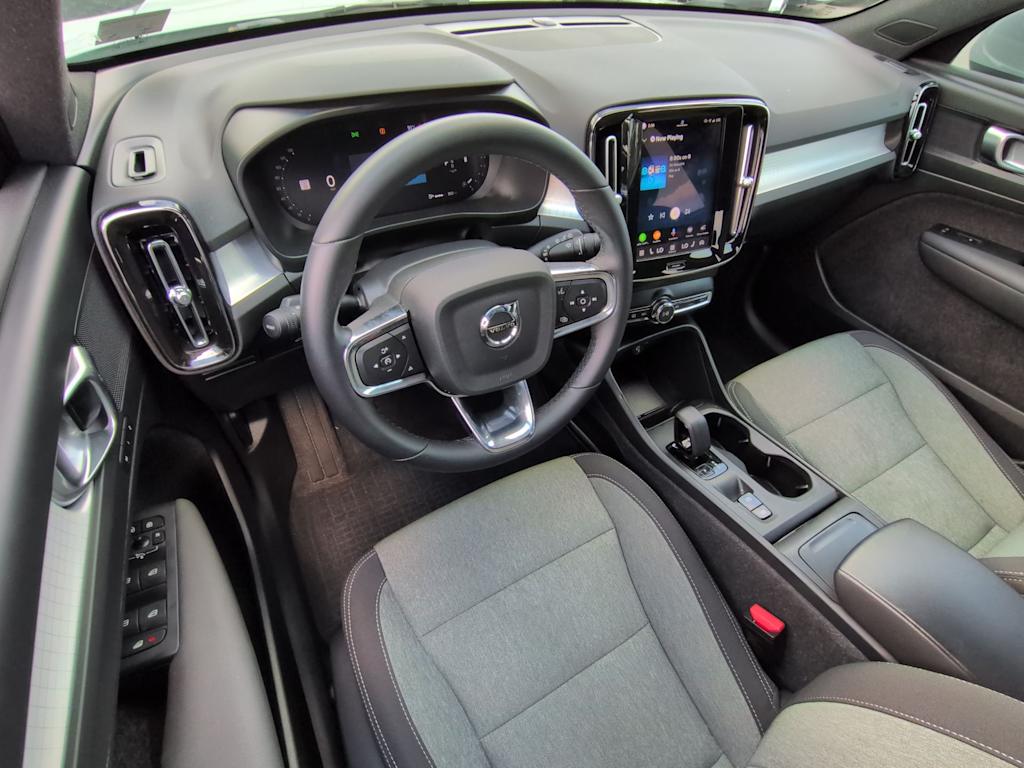 Thumbnail: 2024 Volvo XC40 - 2