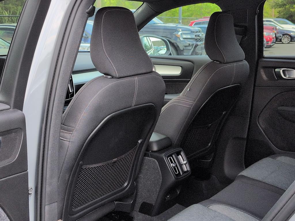 Thumbnail: 2024 Volvo XC40 - 13