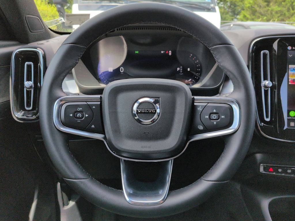 Thumbnail: 2024 Volvo XC40 - 14