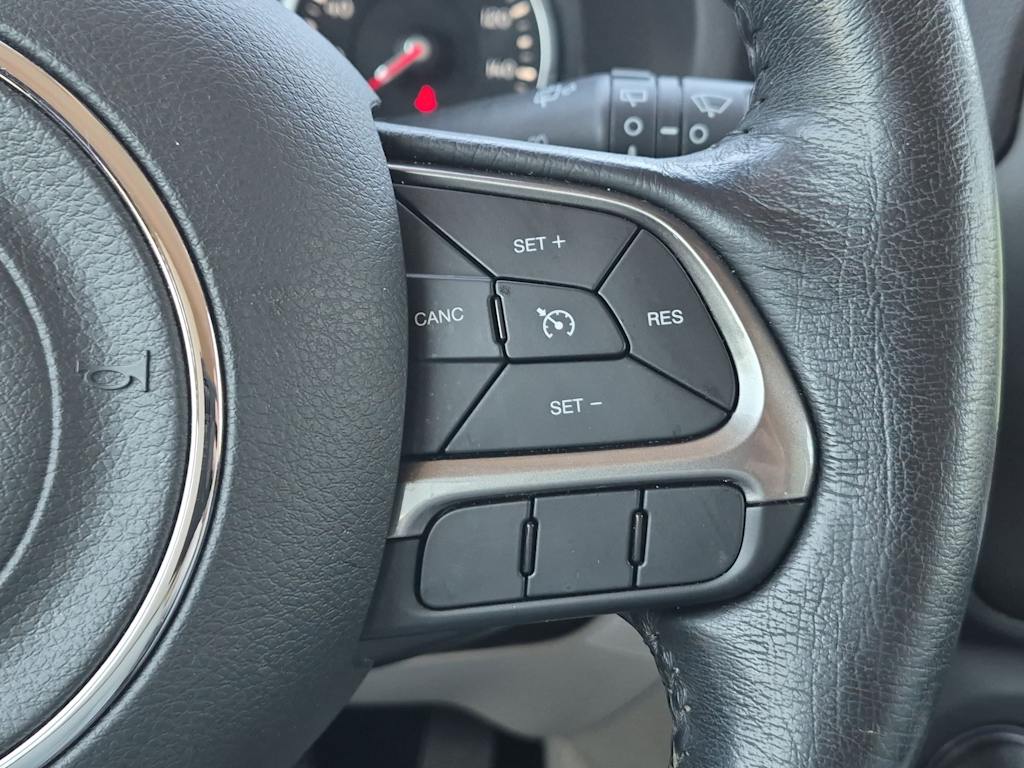 Thumbnail: 2020 Jeep Renegade - 30