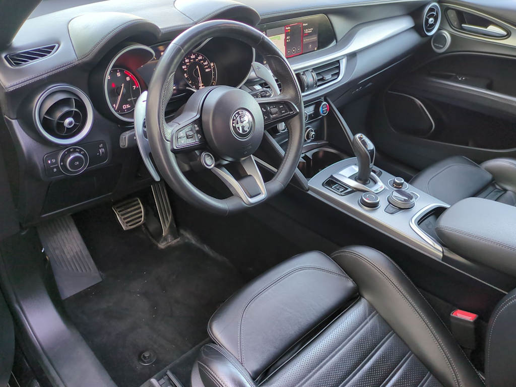 2022 Alfa Romeo Stelvio Ti 2