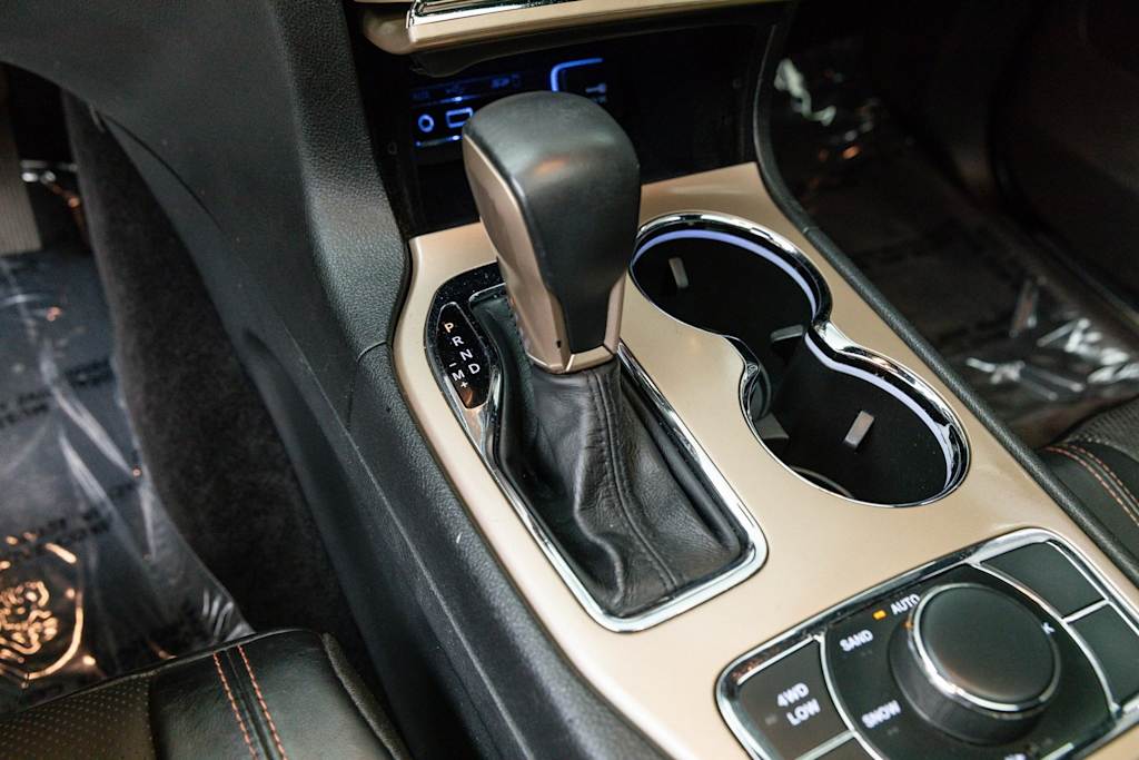 Thumbnail: 2016 Jeep Grand Cherokee - 17