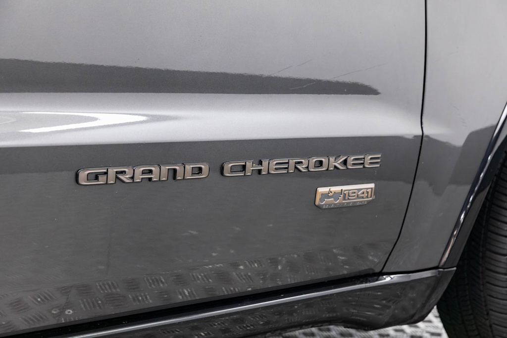 Thumbnail: 2016 Jeep Grand Cherokee - 7